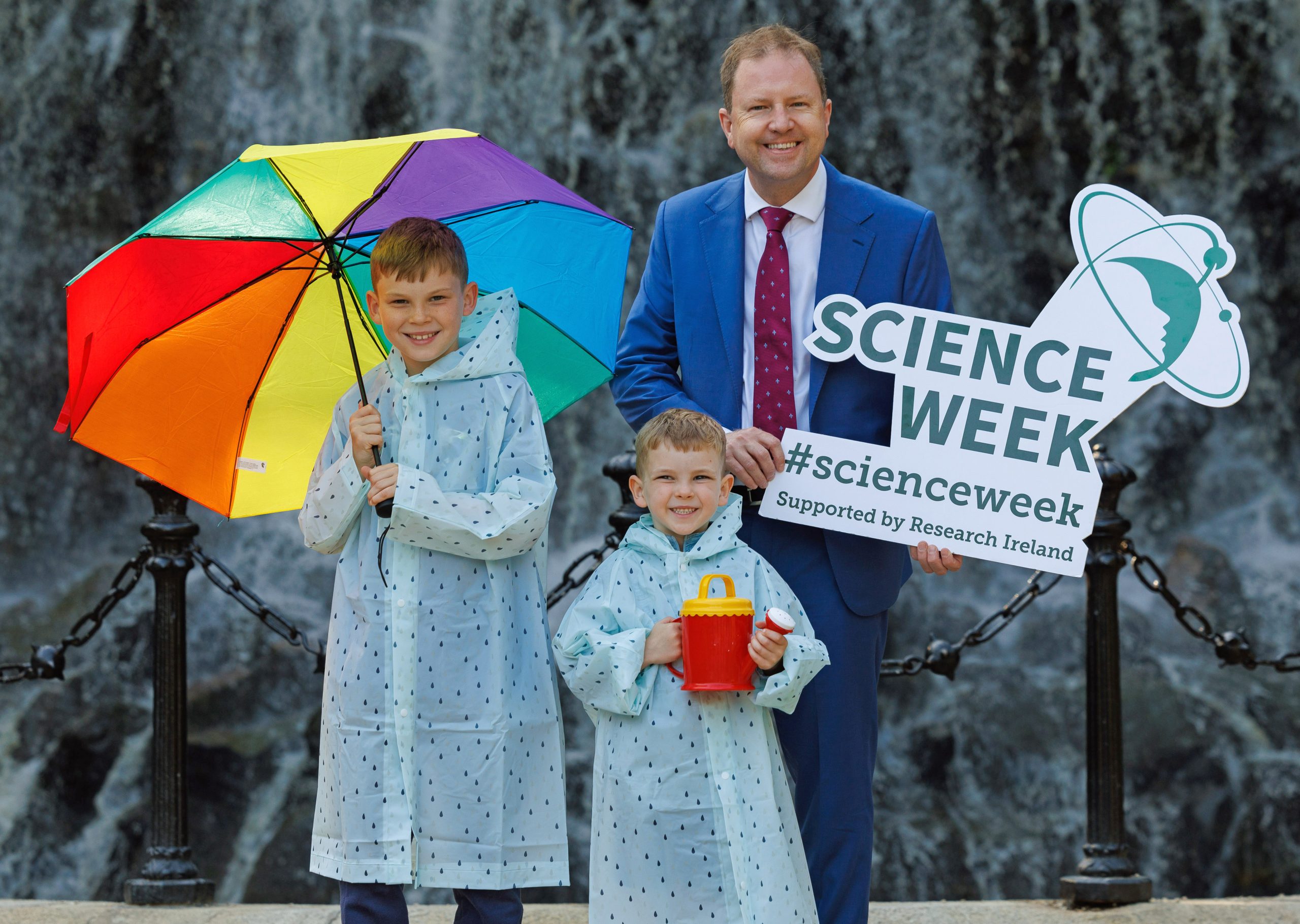 Pictured at the launch of Science Week 2026 are Minister for Further and Higher Education, Research, Innovation and Science James Lawless with Jack (10) and Jordi Lacey Leonard (5) from BNS Maynooth, Co. Kildare.